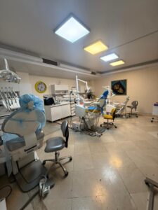 کلینیک دندانپزشکی آرمانی فرشته در خیابان فرشته با خدمات تخصصی زیبایی – دندانپزشکی طرف قرارداد با بیمه البرز